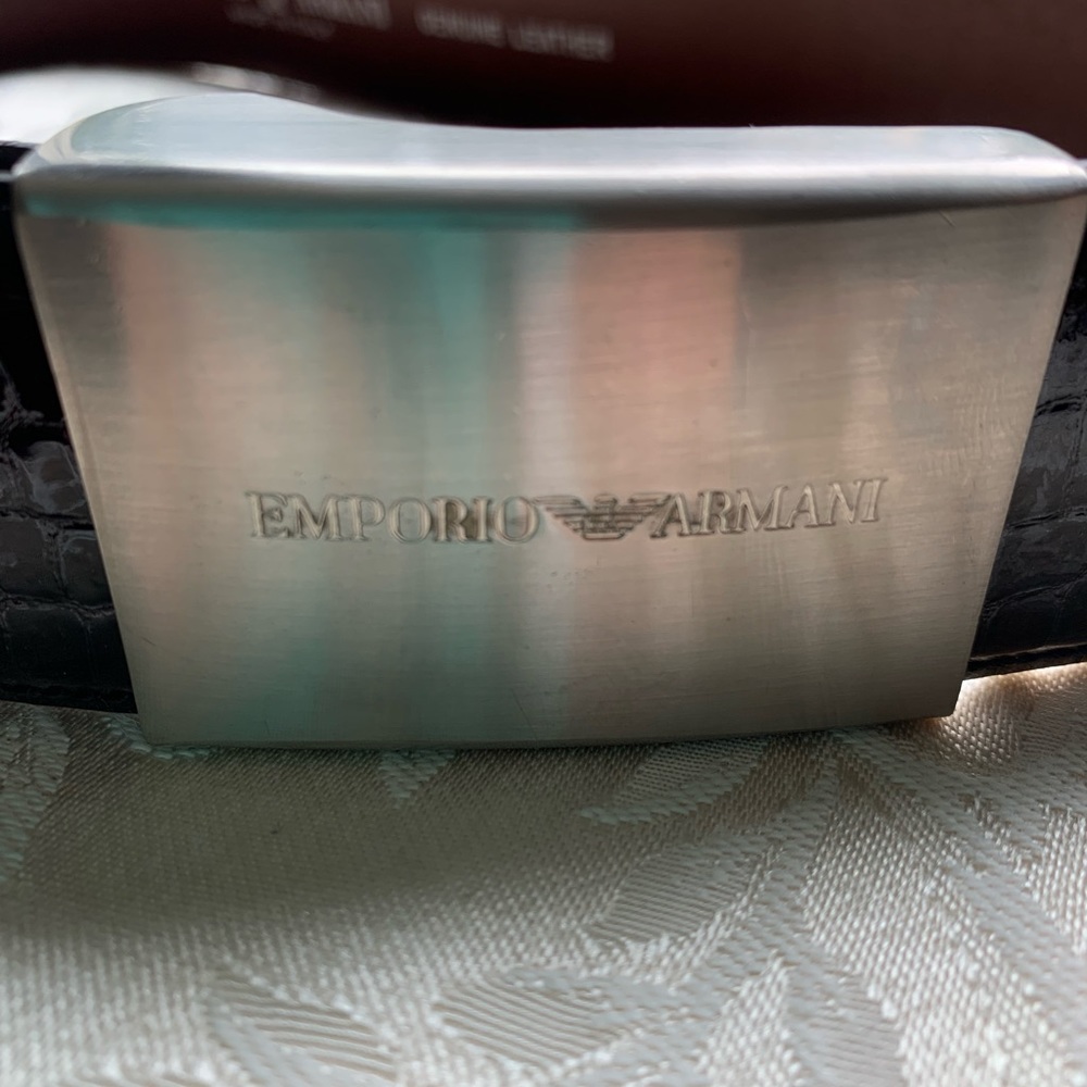 Vintage Emporio Armani brown embossed leather belt with metal logo buckle. - Picture 4 of 10